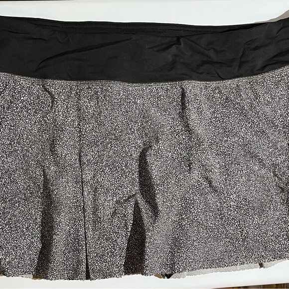 Lululemon Smooth Stride running skirt - Picture 3 of 5
